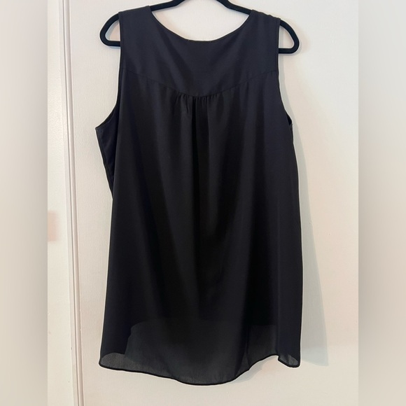 Chelsea & Theodore Black V-Neck Tank Top size XL (H116) - Picture 4 of 8